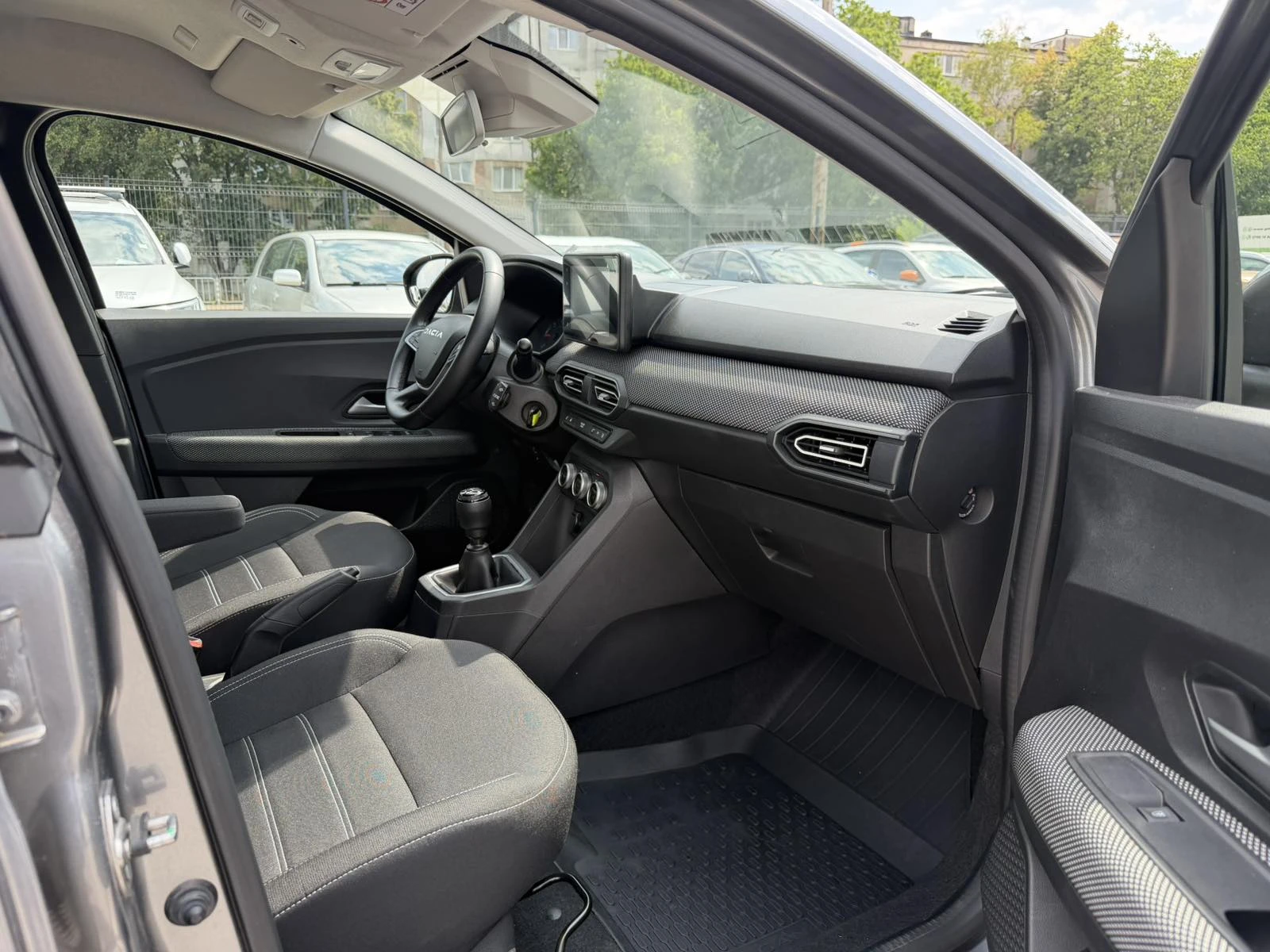 Dacia Logan 1.0 Tce/LPG/90k.c., снимка 9 - Автомобили и джипове - 55363004