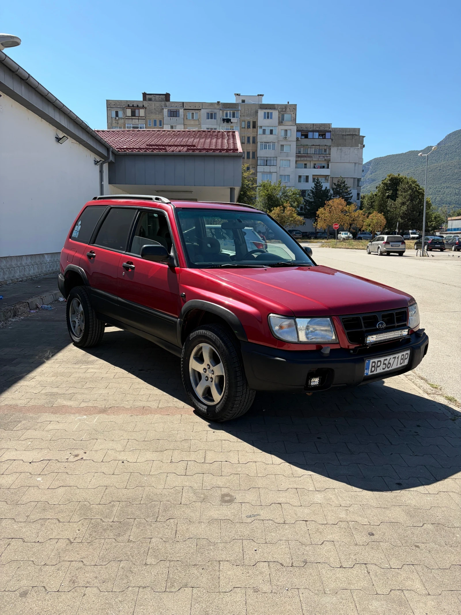 Subaru Forester 2.0i, снимка 2 - Автомобили и джипове - 55678557