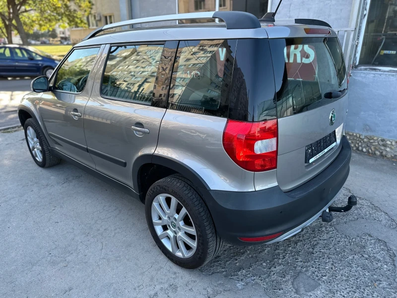 Skoda Yeti * Бензин* Автомат* Кожа* Подгрев* Нави* Парктроник, снимка 2 - Автомобили и джипове - 44954669