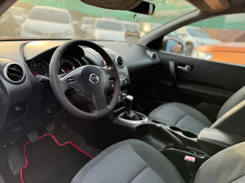 Nissan Qashqai 1.6i KLIMATIK , снимка 7 - Автомобили и джипове - 47024132