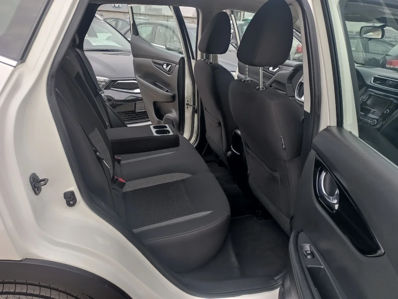 Nissan Qashqai 1.3, N-Connecta, ЕВРО 6D, снимка 9 - Автомобили и джипове - 52692874
