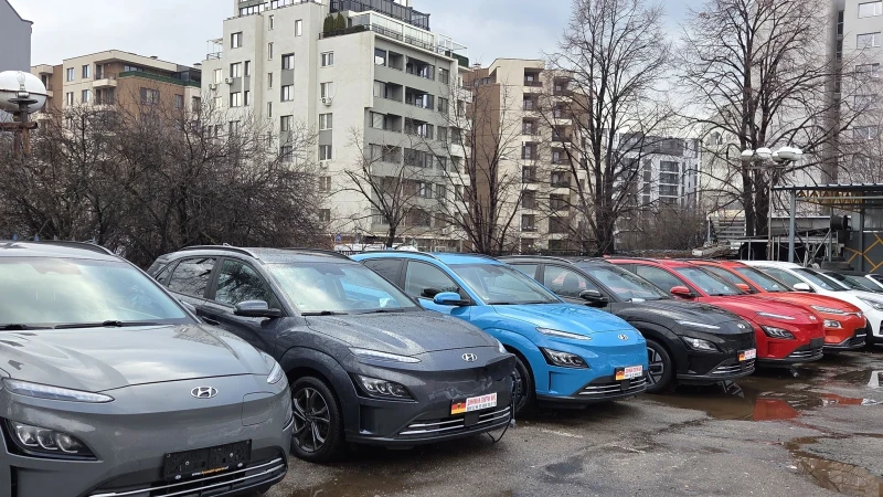 Hyundai Kona 64KWh/Premium/Blue Link/SOH100%, снимка 16 - Автомобили и джипове - 53436658