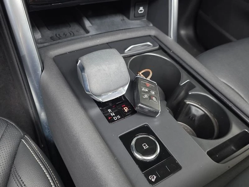 Land Rover Discovery 3.0 Automatic, снимка 9 - Автомобили и джипове - 55845910