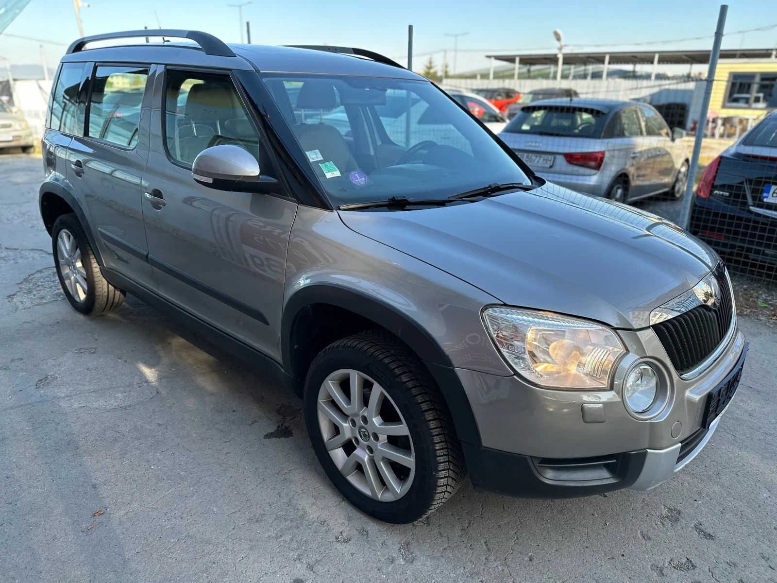 Skoda Yeti * Бензин* Автомат* Кожа* Подгрев* Нави* Парктроник - изображение 4