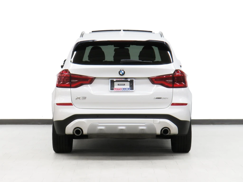 BMW X3 * xDrive30i | Nav | Leather | Pano roof | CarPlay  - изображение 4
