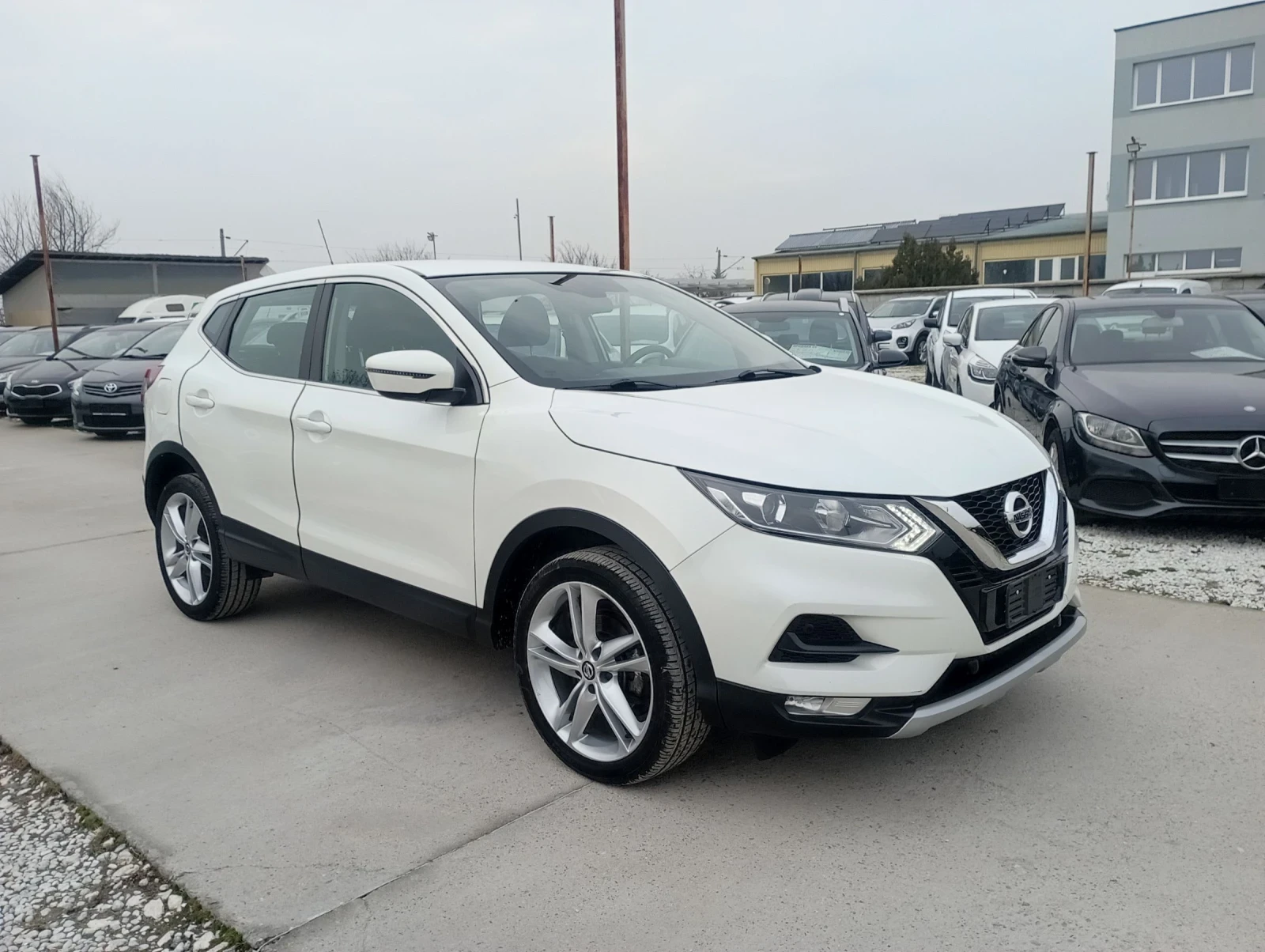 Nissan Qashqai 1.3, N-Connecta, ЕВРО 6D - изображение 3
