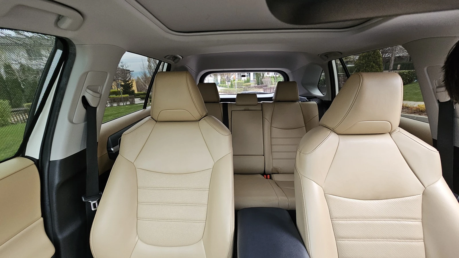 Toyota Rav4 Hybrid Перфектен дипломатически автомобил!! - изображение 8