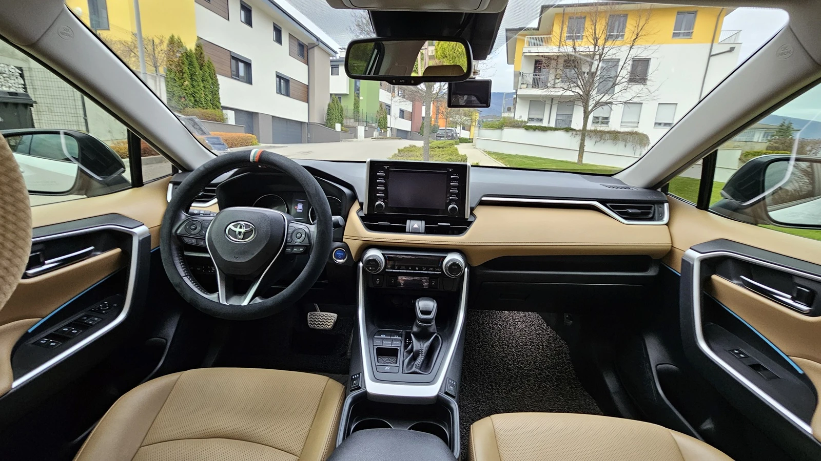 Toyota Rav4 Hybrid Перфектен дипломатически автомобил!! - изображение 6