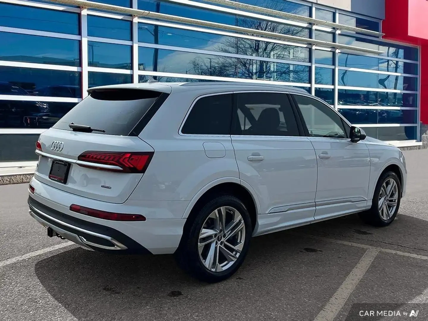 Audi Q7 Komfort | 7 Места | Панорама | Сервизна История | , снимка 6 - Автомобили и джипове - 53850873