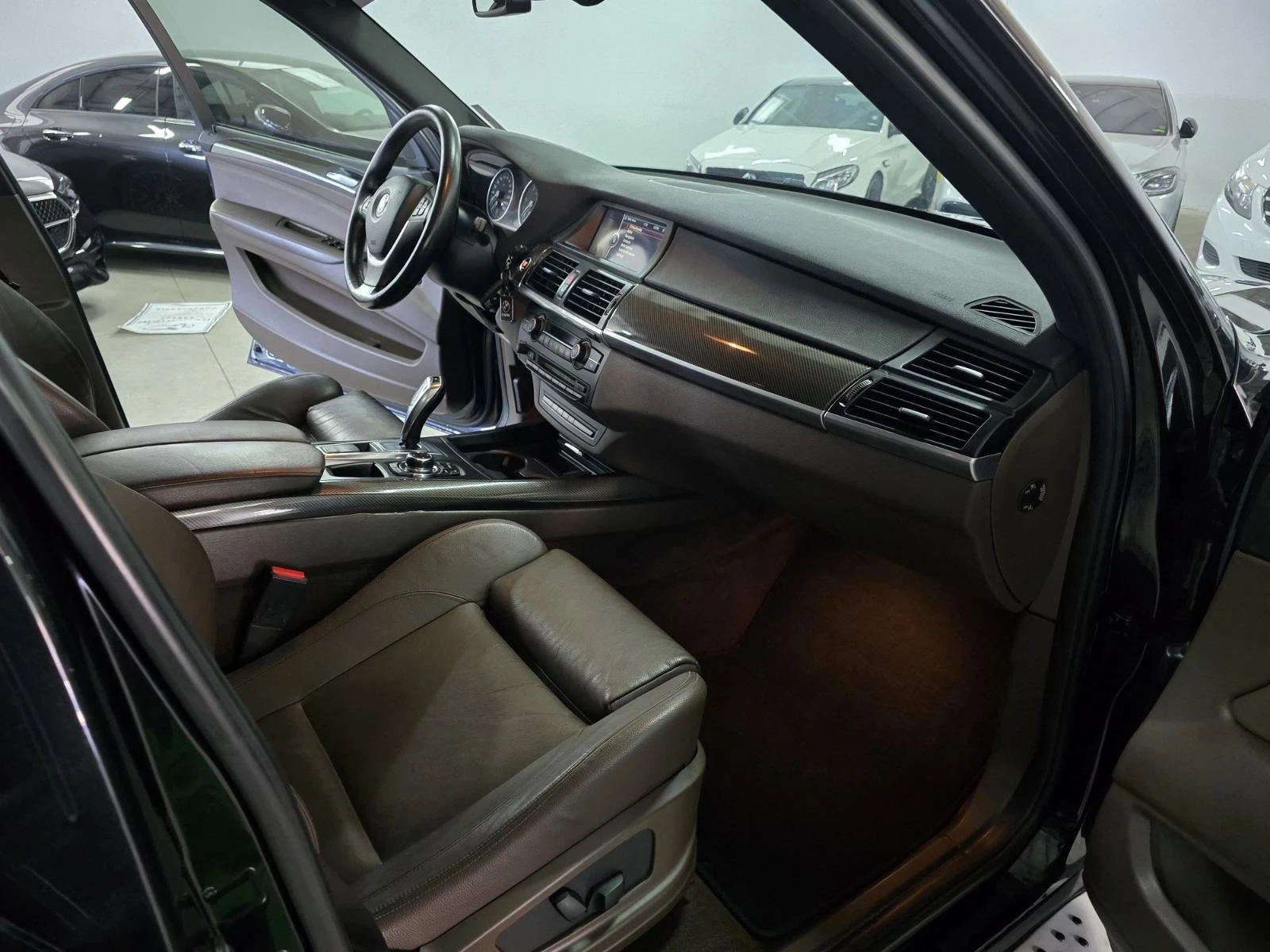 BMW X5 4.0XD/Карбон/20J/СМЕНЕНИ ВЕРИГИ/ГАРАНЦИЯ!!!, снимка 12 - Автомобили и джипове - 55016016