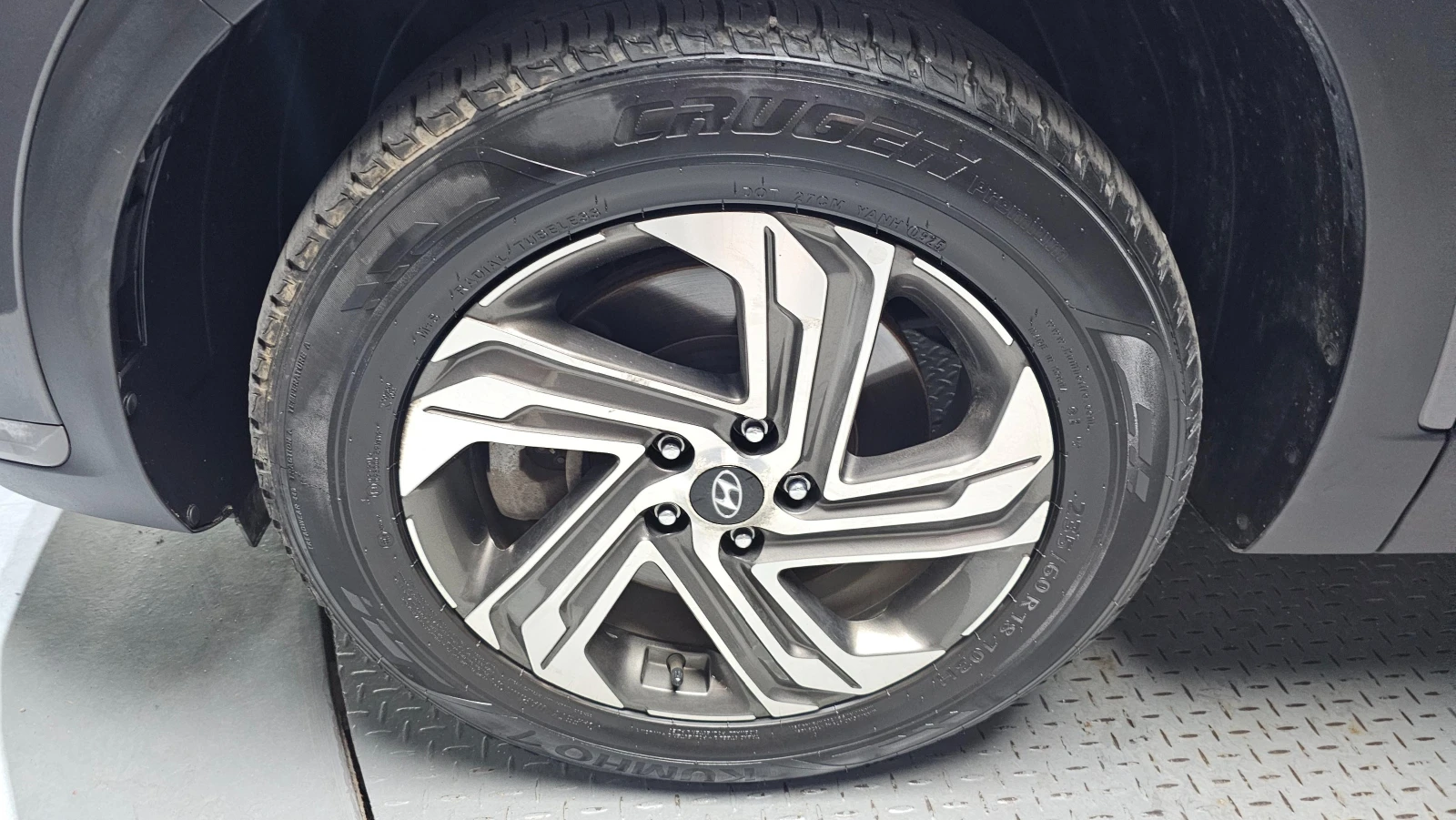 Hyundai Tucson 2.5T* EXCLUSIVE* DISTRONIC* ОБДУХВАНЕ* КРАЙНА ЦЕНА