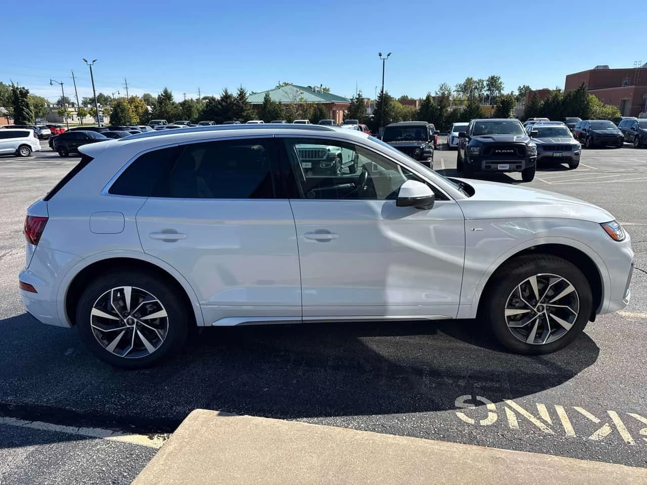 Audi Q5 * Progressiv * CARFAX * ОПЦИЯ ЗА ФИНАНСИРАНЕ, снимка 3 - Автомобили и джипове - 56224412