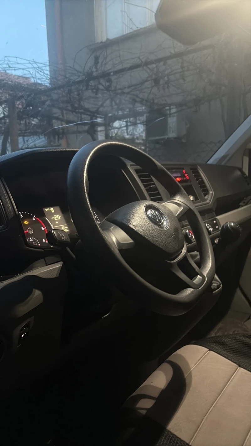 VW Crafter, снимка 8 - Бусове и автобуси - 53078141