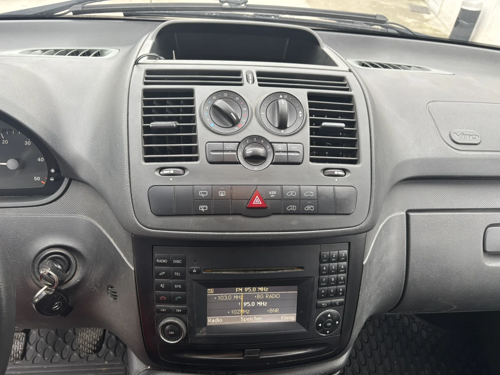 Mercedes-Benz Viano 2.2 - Дизел - изображение 10