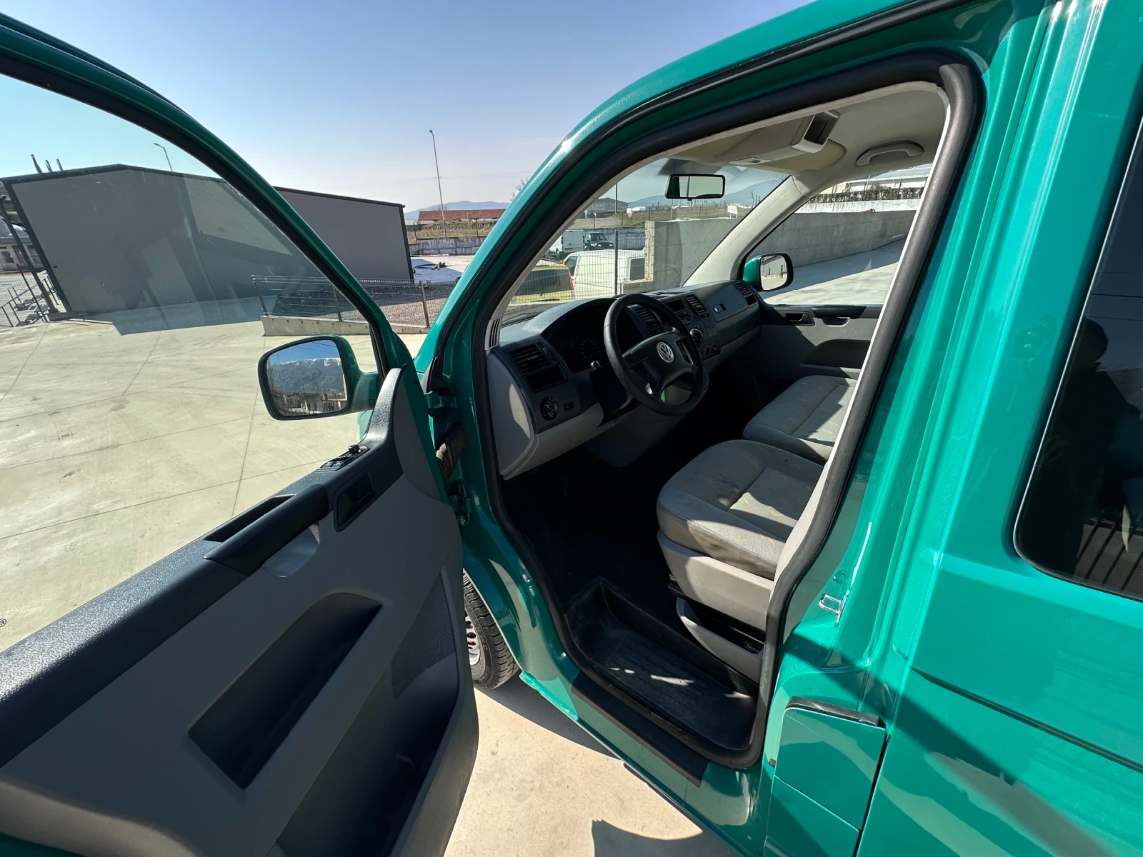 VW T5 9 местен* 1.9TDI* Топ състояние - изображение 6