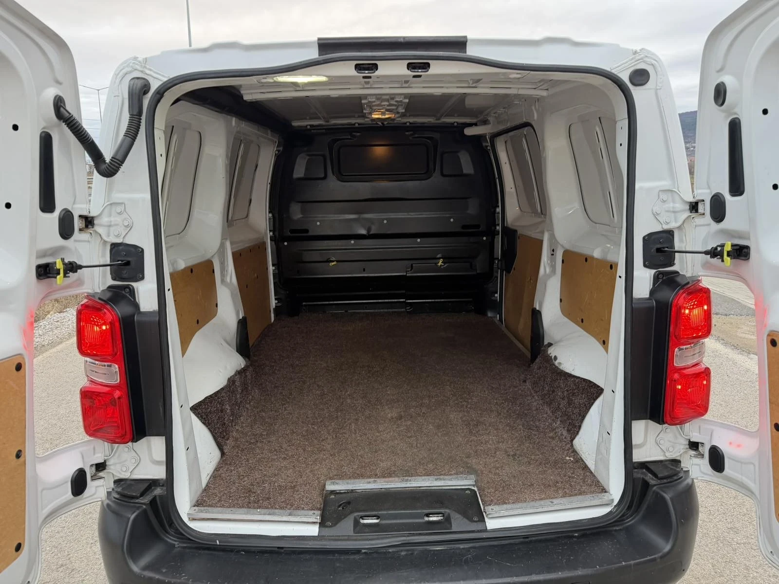 Peugeot Expert 149000km/ Обслужен/ Топ/ - изображение 9