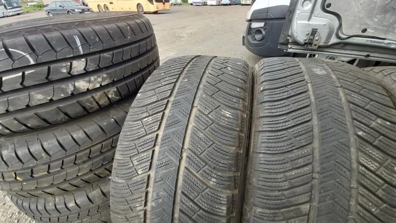 Гуми Зимни 255/45R19, снимка 5 - Гуми и джанти - 28770916