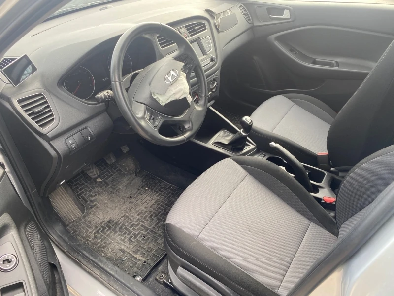 Hyundai I20 1.2i, снимка 8 - Автомобили и джипове - 38245969