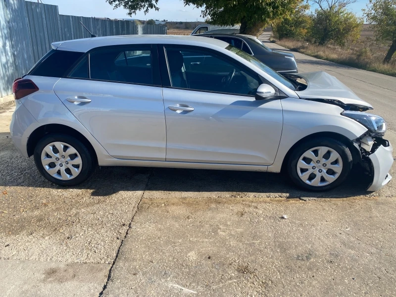 Hyundai I20 1.2i, снимка 3 - Автомобили и джипове - 38245969