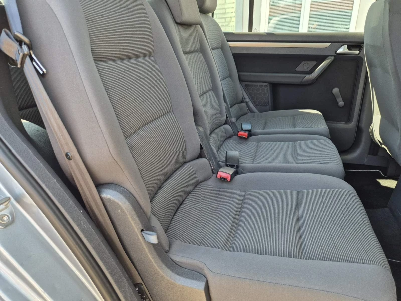 VW Touran 2.0i-7 МЕСТА-ECOFUELL-FACE LIFT, снимка 13 - Автомобили и джипове - 51783257