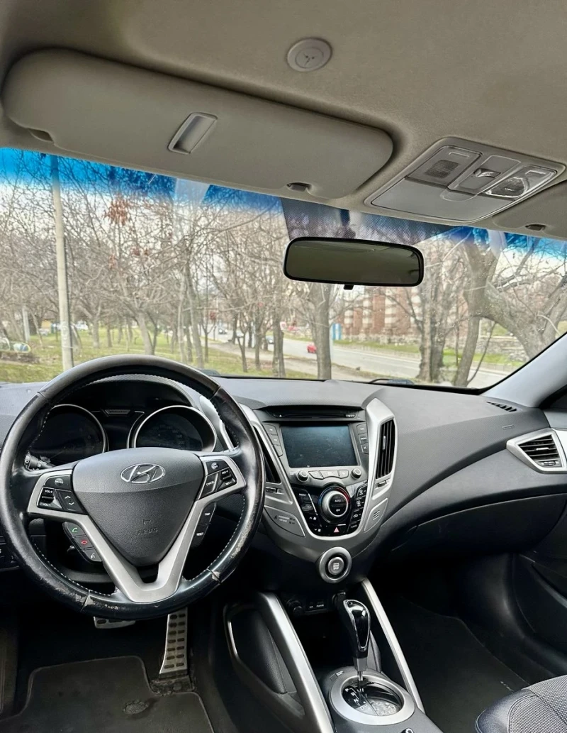 Hyundai Veloster , снимка 8 - Автомобили и джипове - 52261810