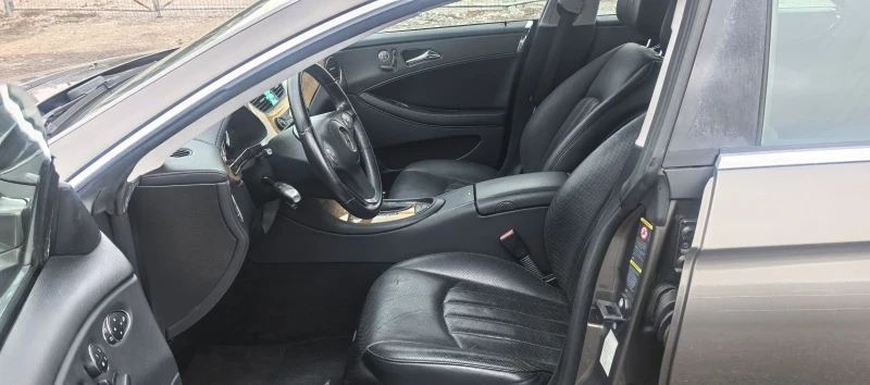 Mercedes-Benz CLS 300 3.0 бензин, снимка 10 - Автомобили и джипове - 52314898