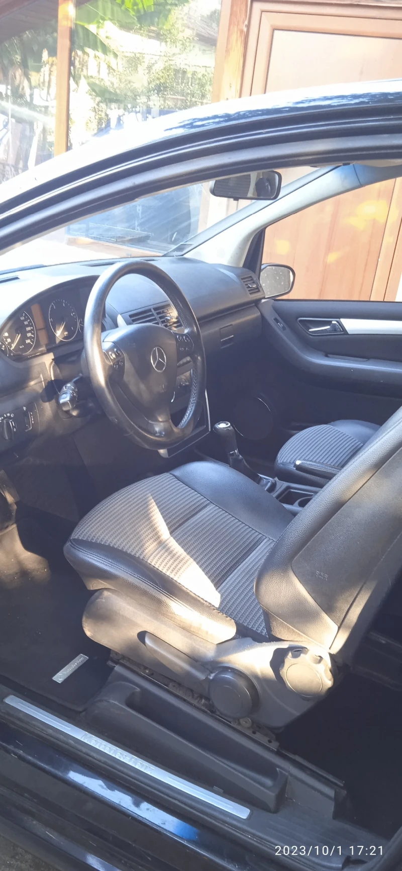 Mercedes-Benz A 180, снимка 4 - Автомобили и джипове - 52851100