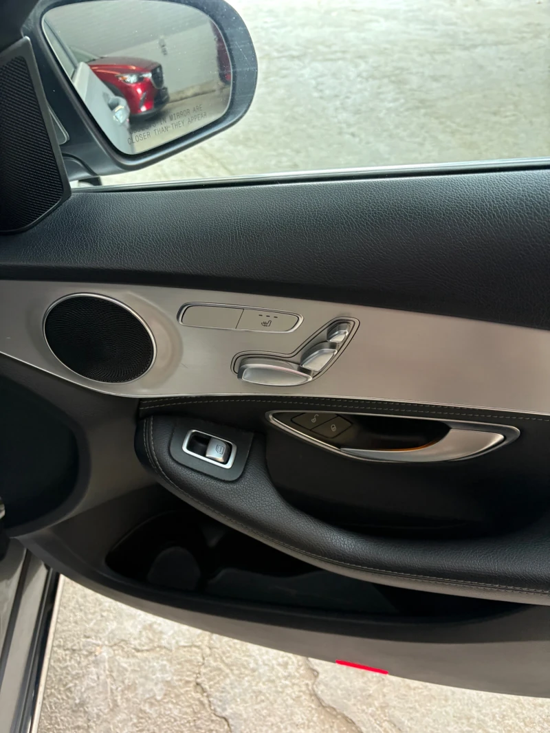 Mercedes-Benz C 300 4 MATIC, снимка 13 - Автомобили и джипове - 53432689