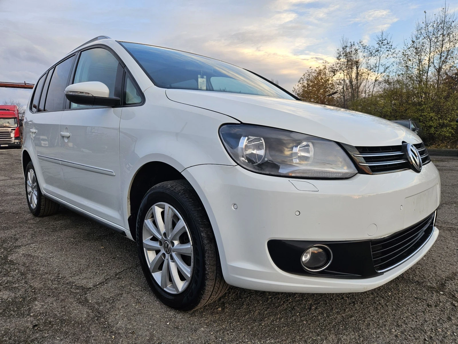 VW Touran 2.0tdi navi 6+ 1 koja automat panorama - изображение 4