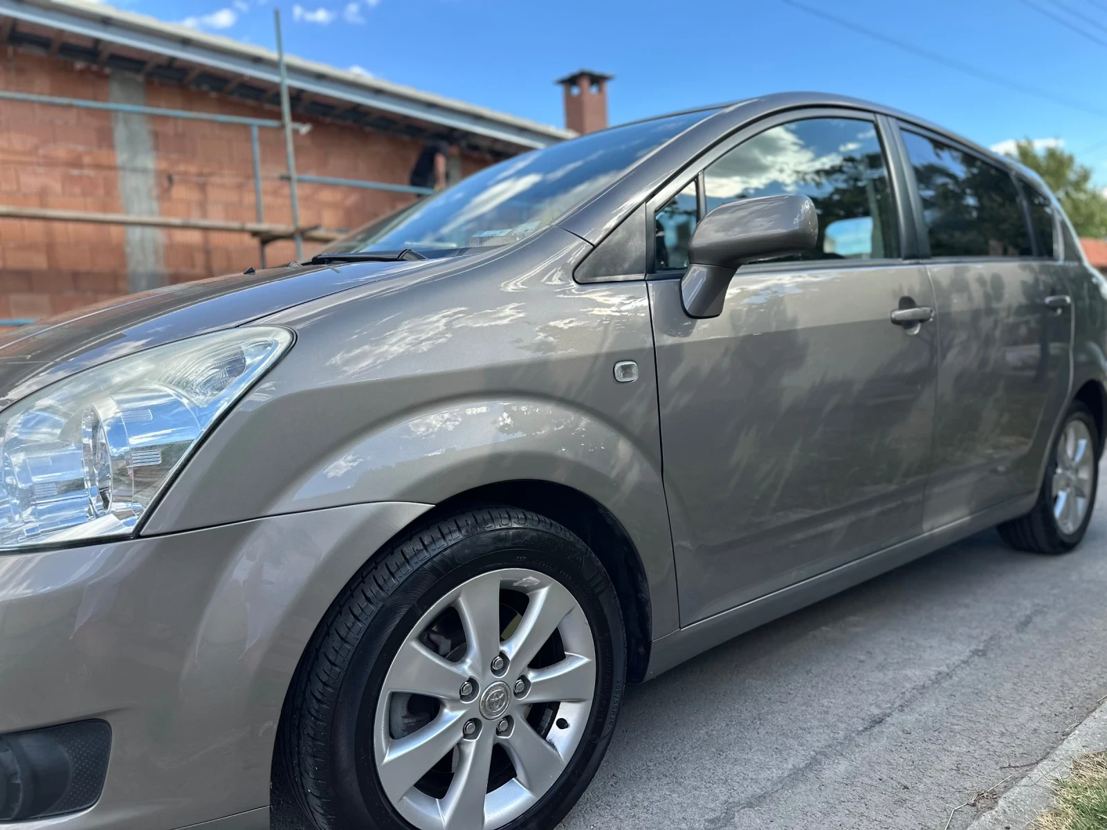 Toyota Corolla verso LPG - изображение 2