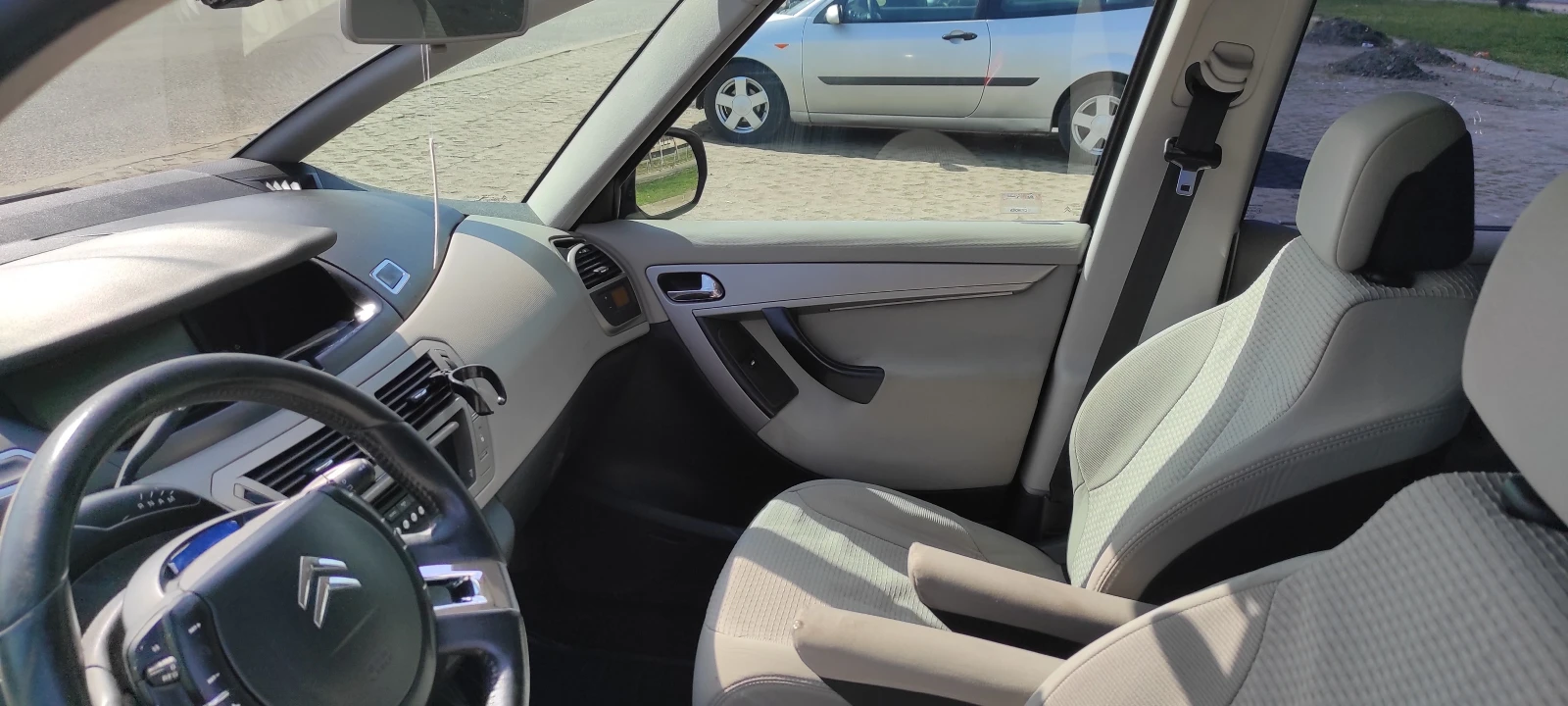 Citroen Grand C4 Picasso  - изображение 7