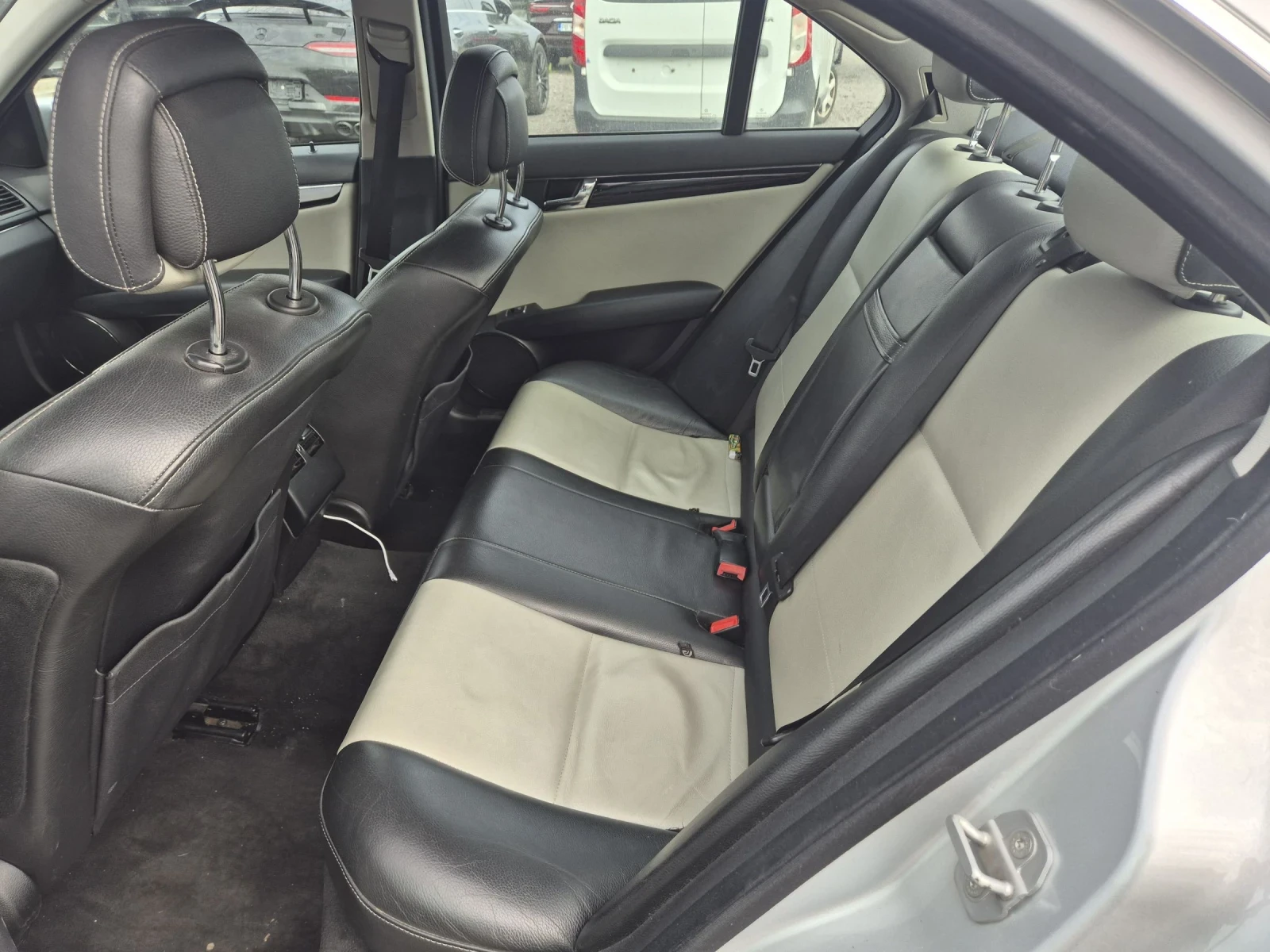 Mercedes-Benz C 220 2.2D, 170k.s, снимка 9 - Автомобили и джипове - 53952276