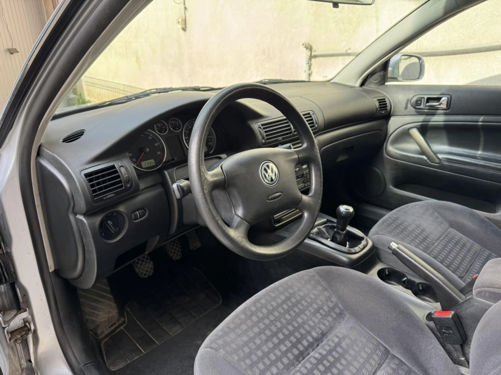 VW Passat, снимка 5 - Автомобили и джипове - 54365255