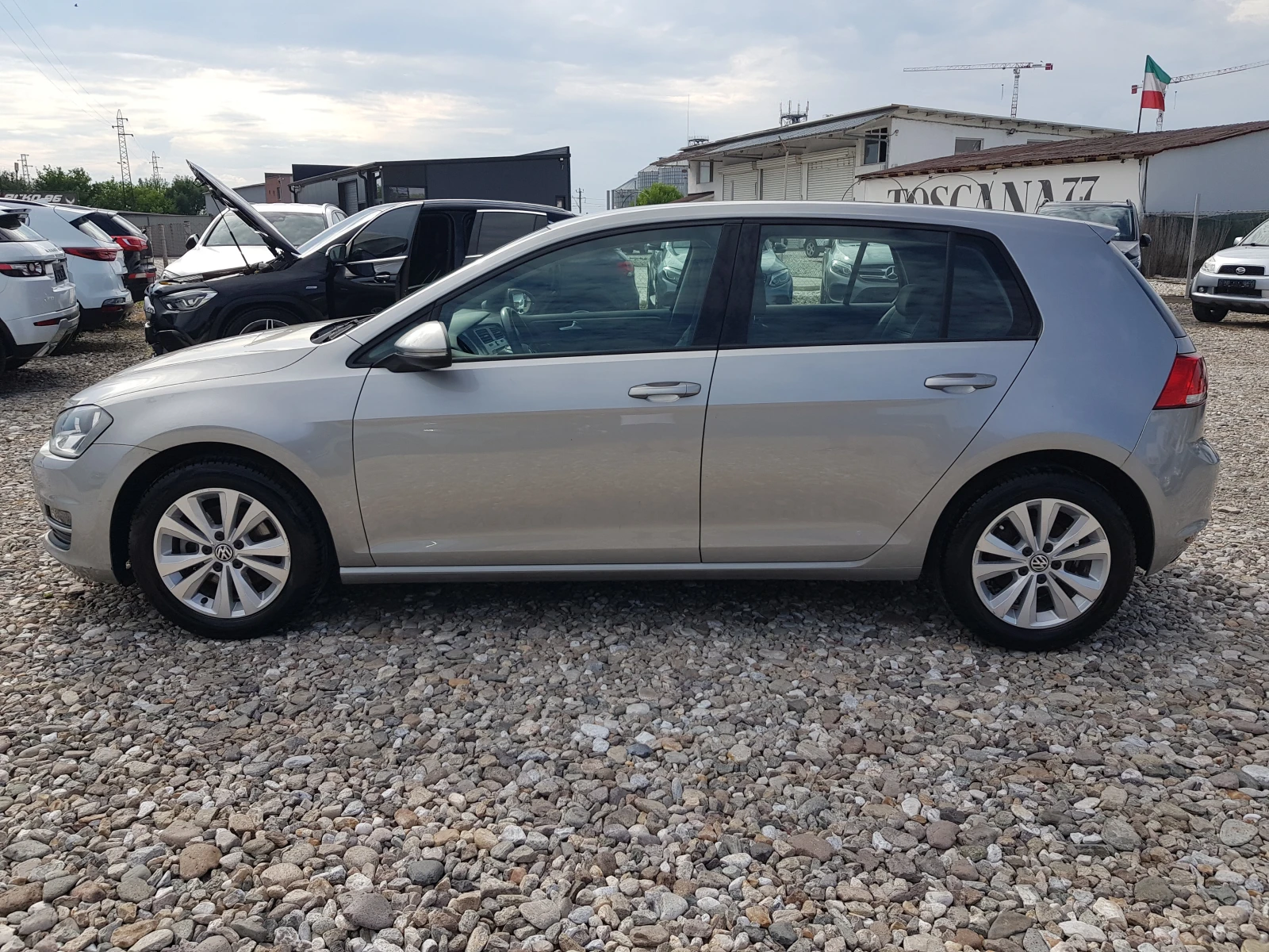 VW Golf 1.6 TDI-105 к.с. АВТОМАТИК , снимка 8 - Автомобили и джипове - 55143669