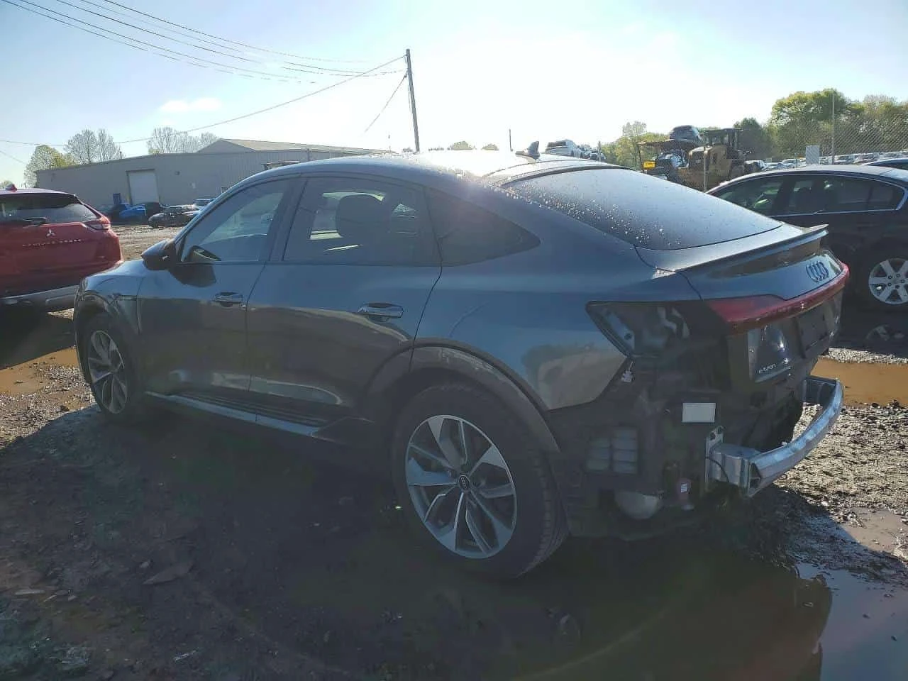 Audi E-Tron /CARFAX/ЗАСТРАХОВАТЕЛ/ЦЕНА ДО БГ , снимка 2 - Автомобили и джипове - 55259306