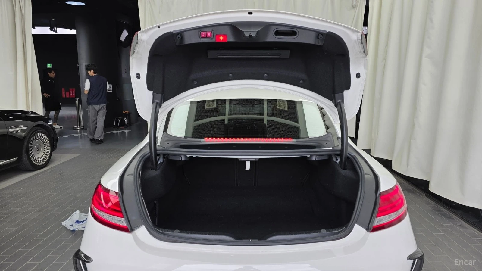 Mercedes-Benz C 63 AMG BUCKET SEATS| AMG EXHAUST| HEADS UP| 360, снимка 17 - Автомобили и джипове - 56113427