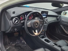 Mercedes-Benz GLA 250 * CARFAX * 2 КЛЮЧА * ПАНОРАМА * ПОДГРЕВИ * , снимка 12