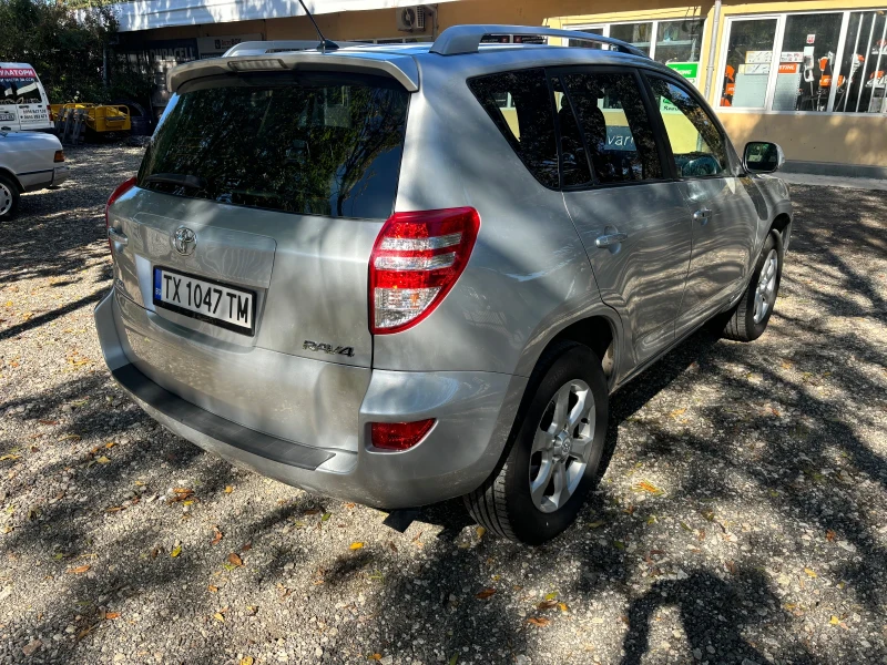 Toyota Rav4 D-4D, снимка 5 - Автомобили и джипове - 48043762