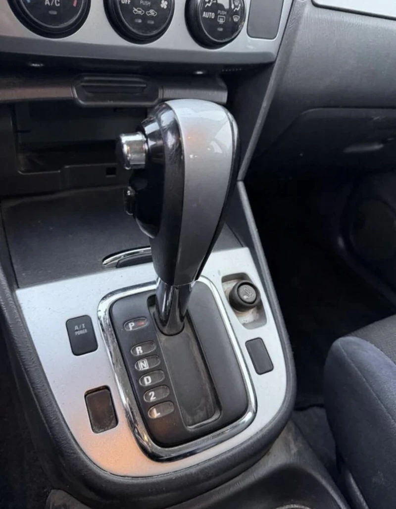 Suzuki Grand vitara 2.0 128 Автомат, снимка 13 - Автомобили и джипове - 53125036