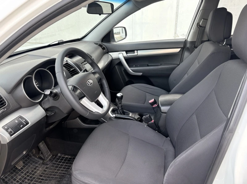 Kia Sorento 2.4i Бензин/Газ, снимка 9 - Автомобили и джипове - 53390485
