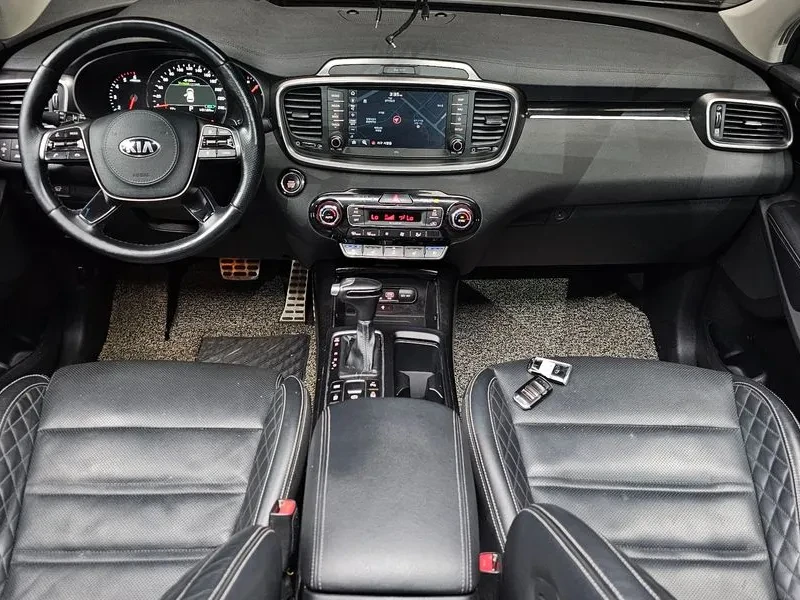 Kia Sorento 2.2 CRDI 4WD - САМО 30% АВАНС, снимка 7 - Автомобили и джипове - 56017295