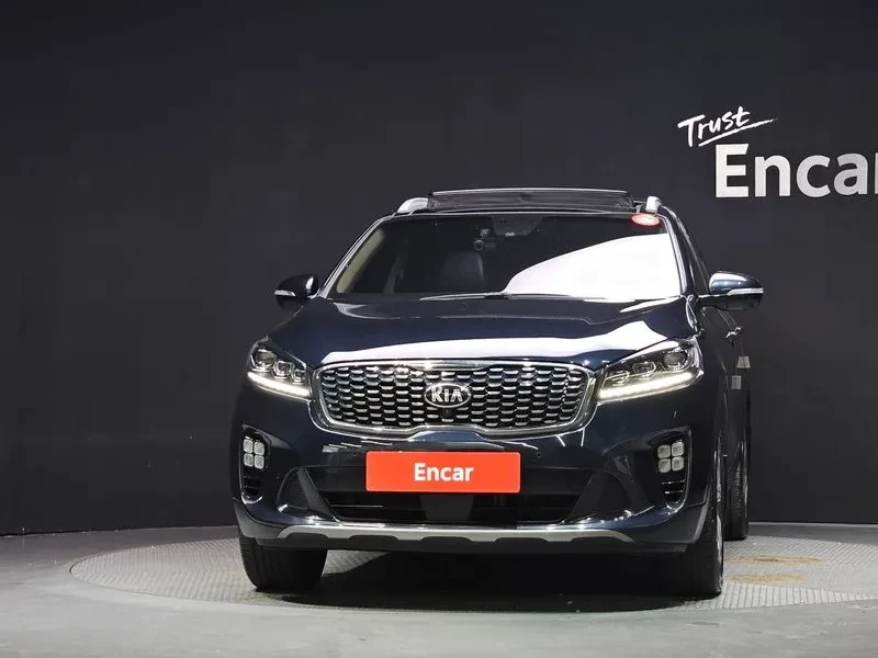 Kia Sorento 2.2 CRDI 4WD - САМО 30% АВАНС, снимка 3 - Автомобили и джипове - 56017295