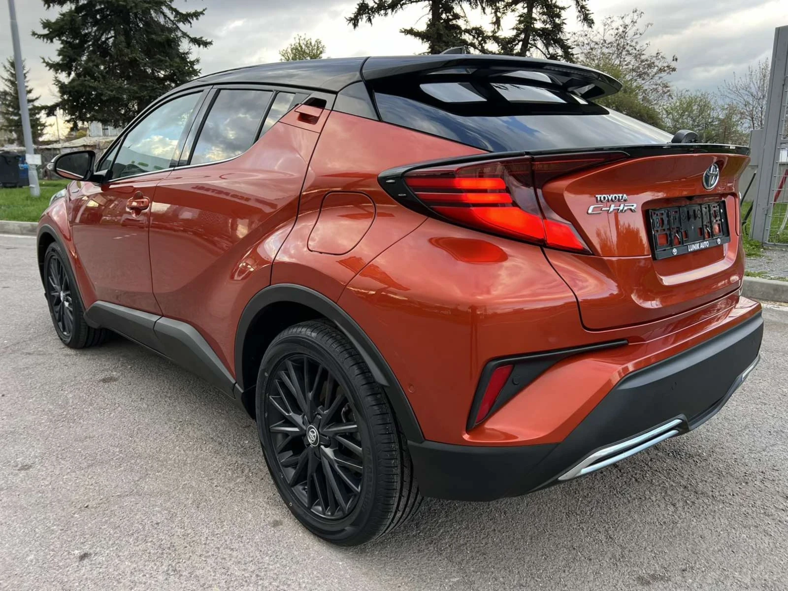 Toyota C-HR HYBRID  - изображение 4