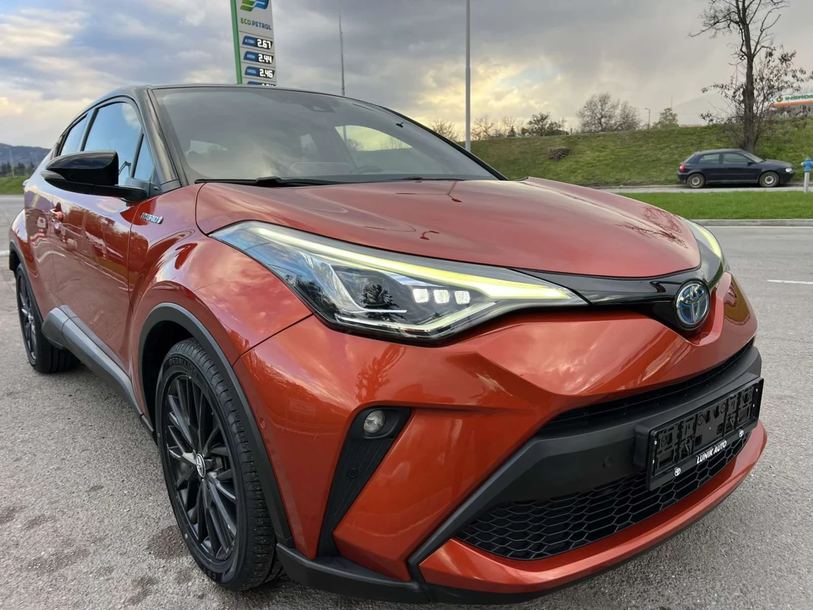 Toyota C-HR HYBRID  - изображение 2