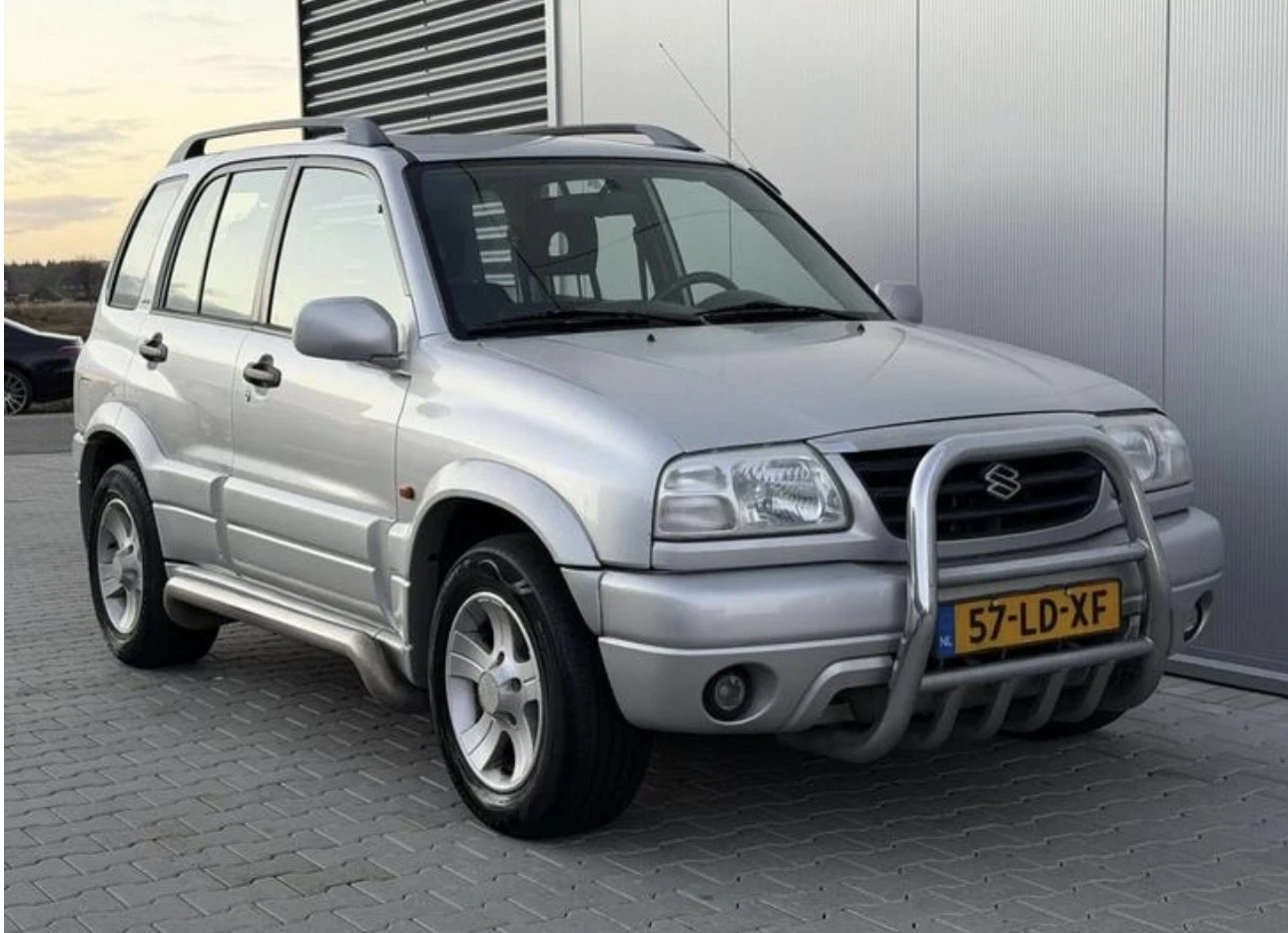 Suzuki Grand vitara 2.0 128 Автомат - изображение 3