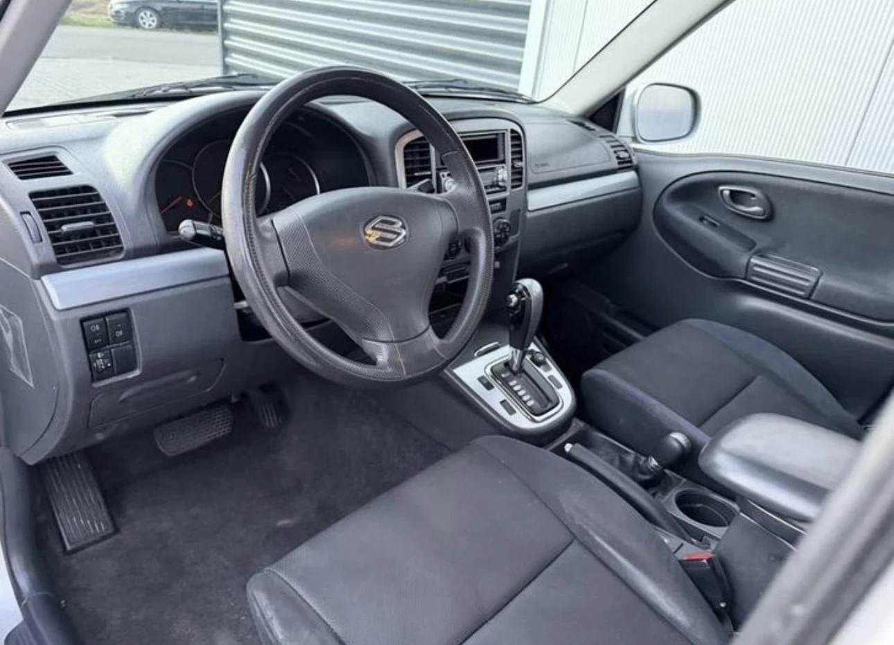 Suzuki Grand vitara 2.0 128 Автомат - изображение 9