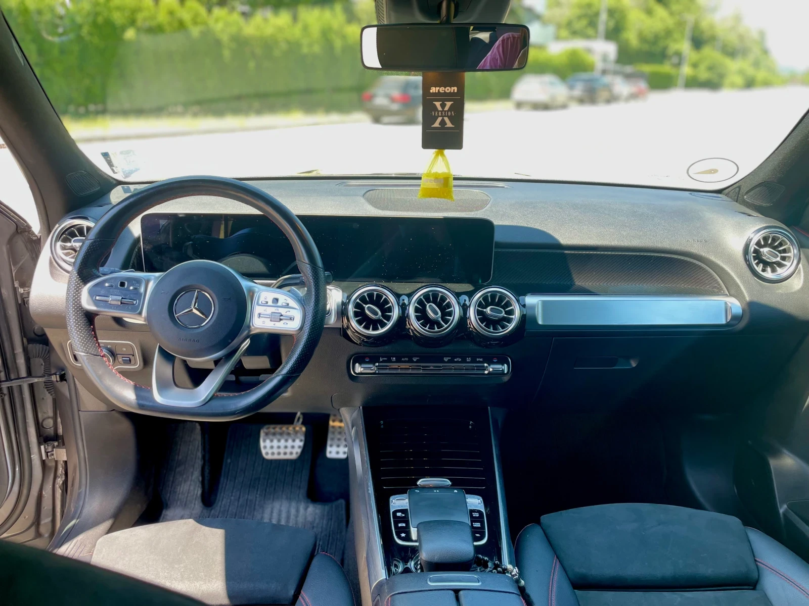 Mercedes-Benz GLB 250 AMG 4MATIC - изображение 7