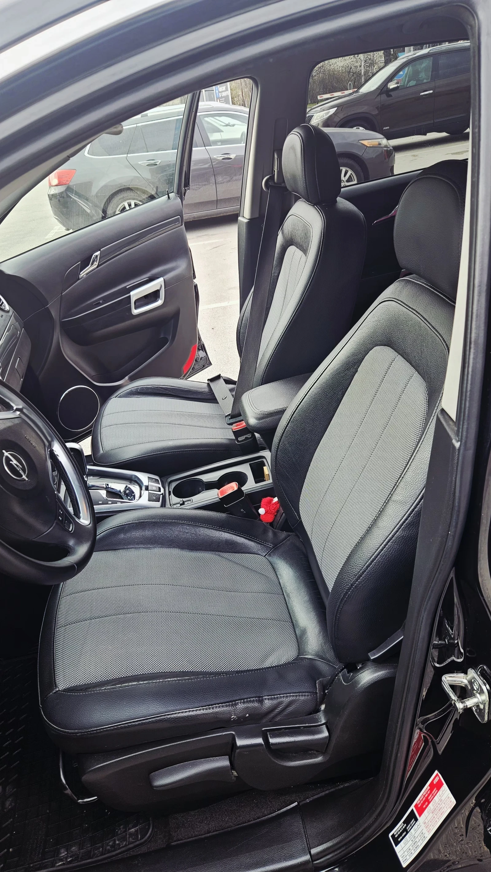 Opel Antara 2.2, FACELIFT, снимка 13 - Автомобили и джипове - 53916326