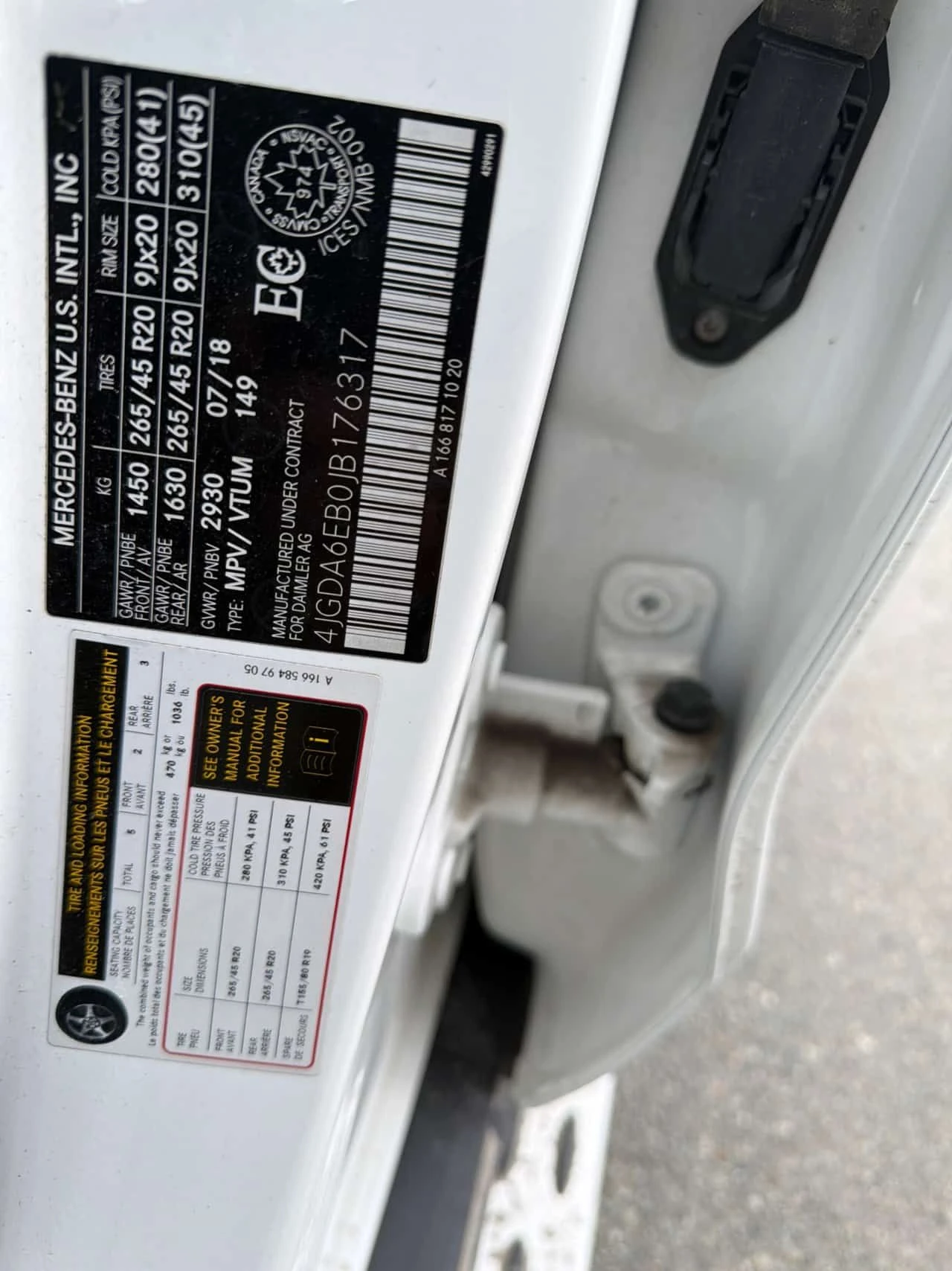 Mercedes-Benz GLE * AMG 43 * PANO* KEYLESS* ПОДГРЕВ* , снимка 11 - Автомобили и джипове - 54320066