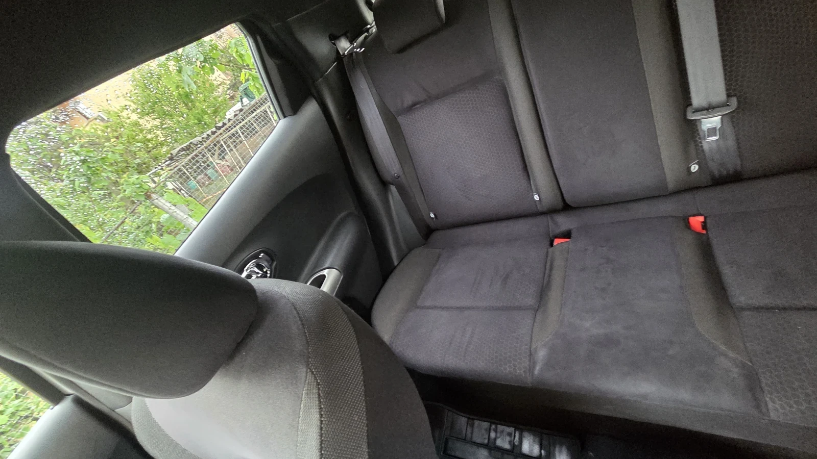 Nissan Juke, снимка 9 - Автомобили и джипове - 54341514